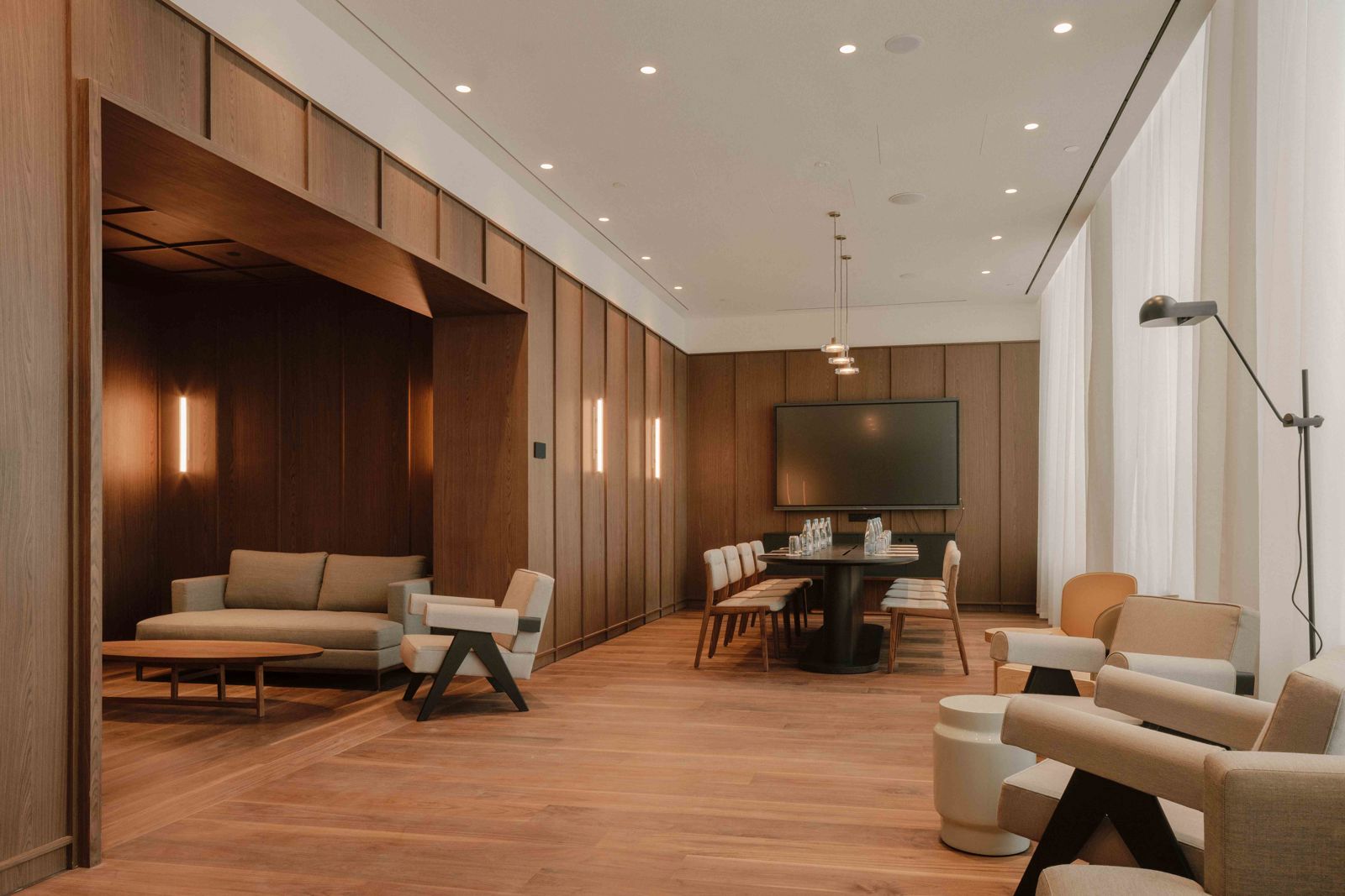 Signature Lounge