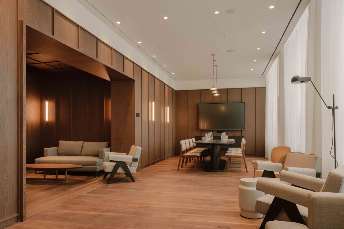 Signature Lounge